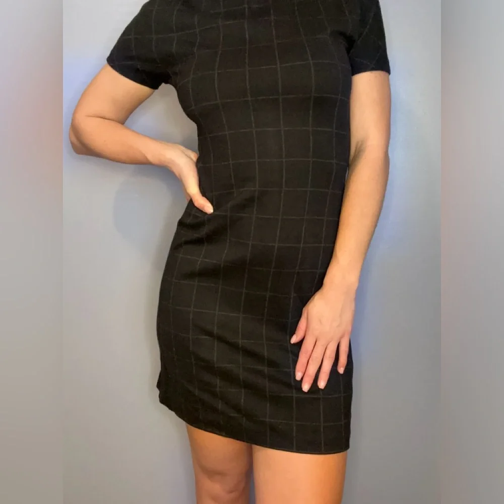 Theory Dress - Picture 4 of 8